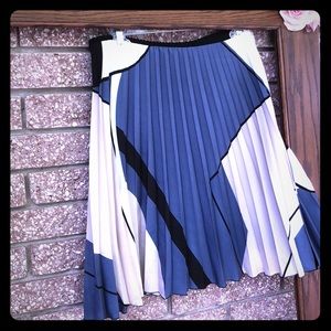 ❤️Miss Koorin💲Pleated 💕Skirt 💋 Size M